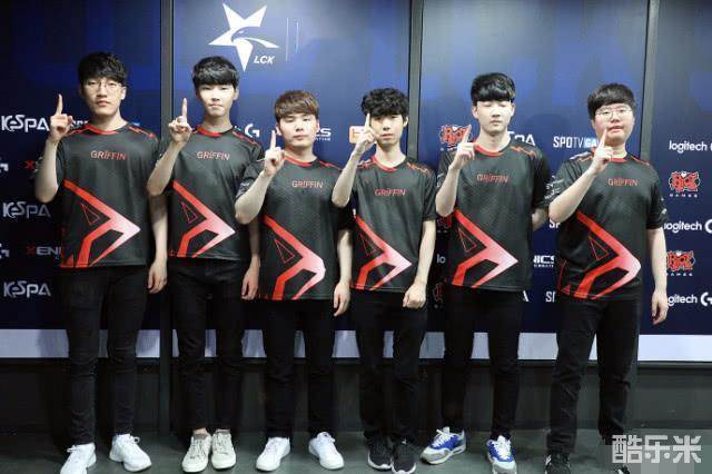 向我们展示 向我们展示